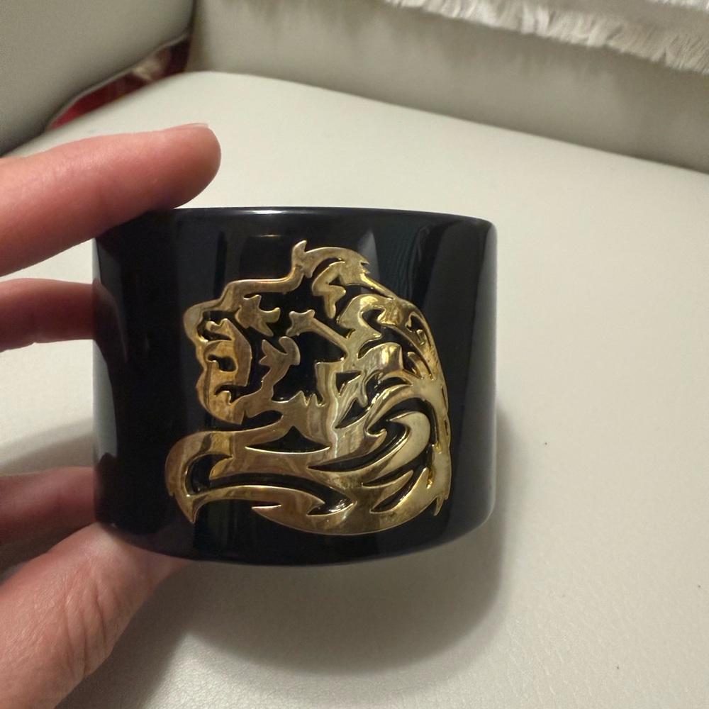 Elegant Black and Gold Lion Bracelet